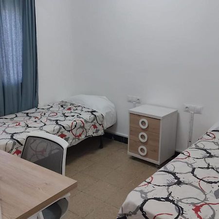 Hostal Ideal Gavà Buitenkant foto