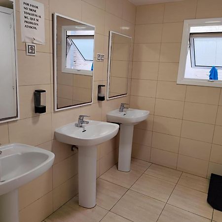 Hostal Ideal Gavà Buitenkant foto
