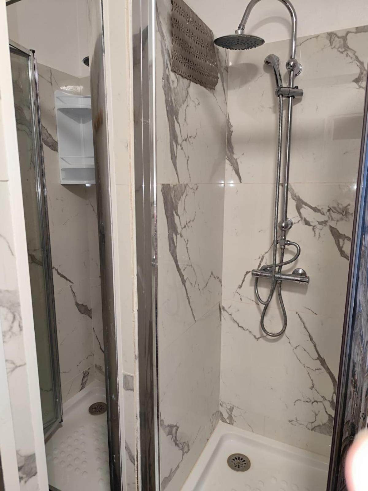Hostal Ideal Gavà Buitenkant foto